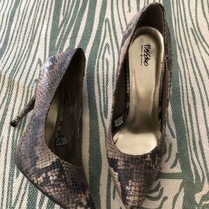 Mossimo Snake Print Pumps